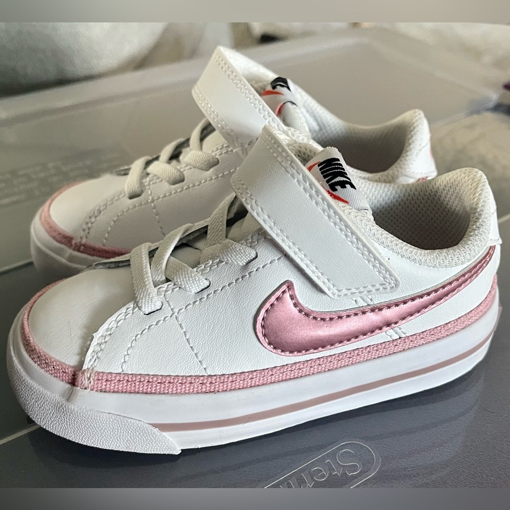 Nike Toddler Court Legacy DA5382-104 White/White/Pink Swoosh SZ 7C - New